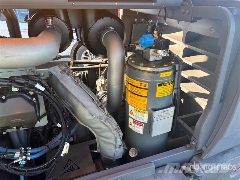Atlas Copco XATS 400 JD FT4 400 CFM Mobile Mobile Air Compress مكابس