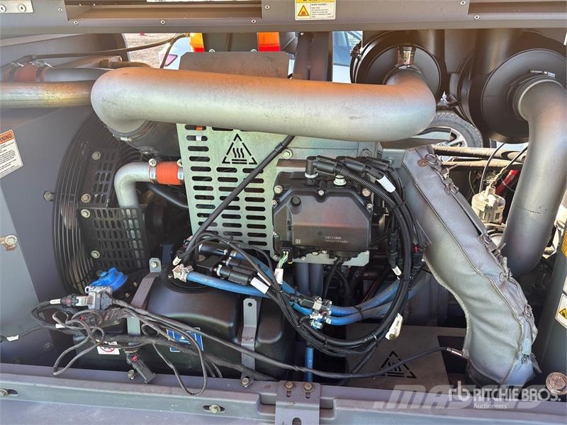 Atlas Copco XATS 400 JD FT4 400 CFM Mobile Mobile Air Compress مكابس
