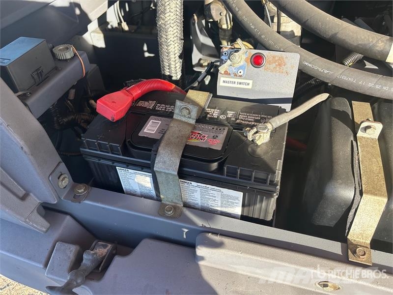 Atlas Copco XATS 400 JD FT4 400 CFM Mobile Mobile Air Compress مكابس