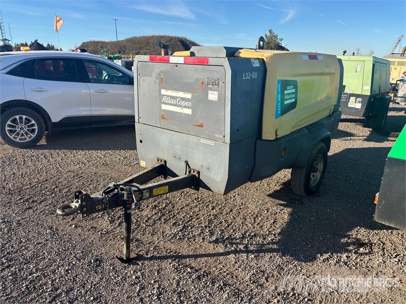 Atlas Copco XATS400JDFT4 Mobile Air Compressor コンプレッサー