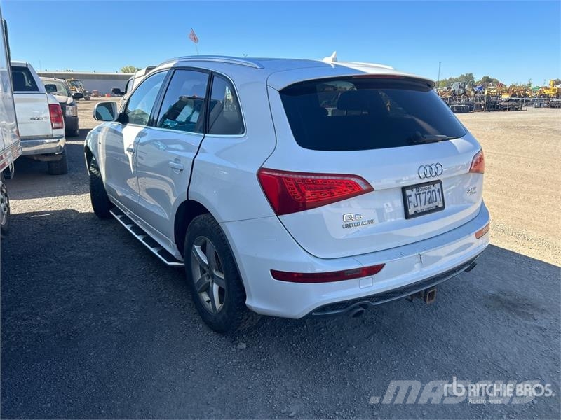 Audi Q5 AWD SUV (Inoperable) Cars