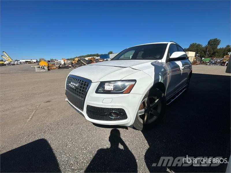 Audi Q5 AWD SUV (Inoperable) Cars
