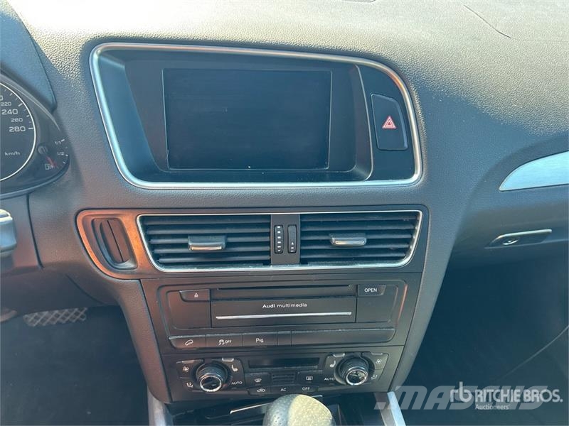 Audi Q5 AWD SUV (Inoperable) Cars