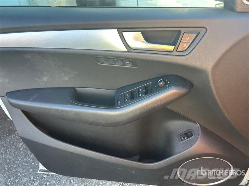 Audi Q5 AWD SUV (Inoperable) Cars