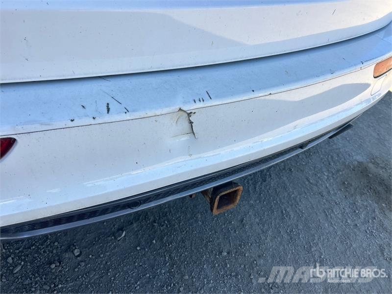 Audi Q5 AWD SUV (Inoperable) Cars
