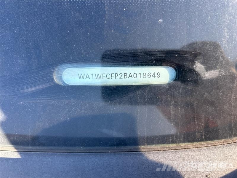 Audi Q5 AWD SUV (Inoperable) Cars