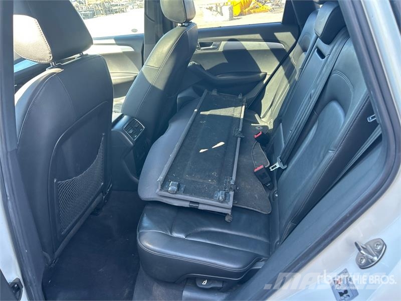 Audi Q5 AWD SUV (Inoperable) Cars