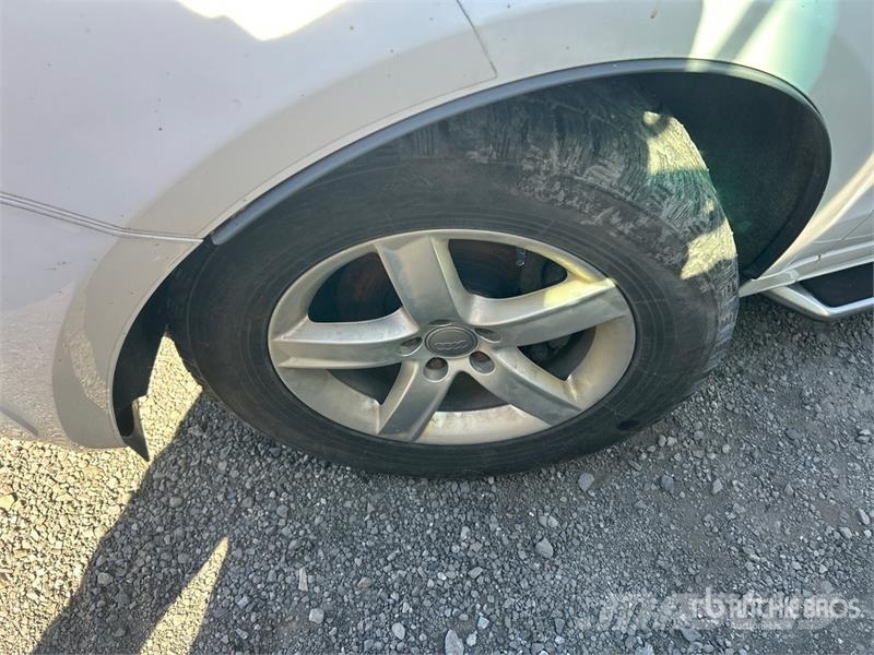 Audi Q5 AWD SUV (Inoperable) Cars