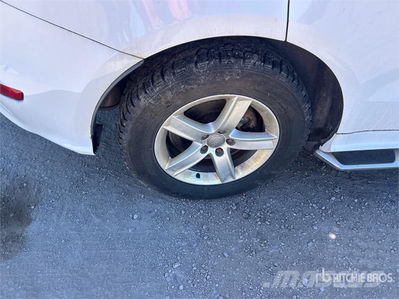Audi Q5 AWD SUV (Inoperable) Cars