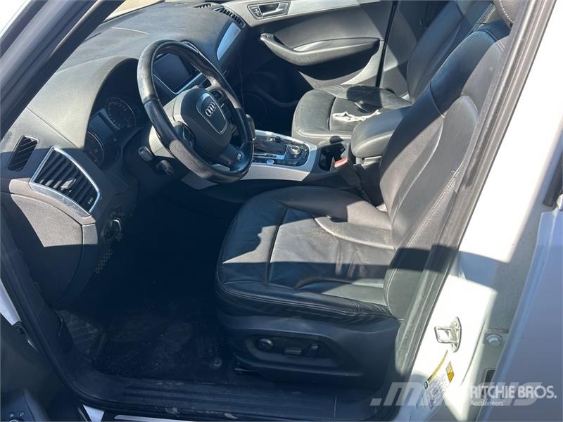 Audi Q5 AWD SUV (Inoperable) Cars
