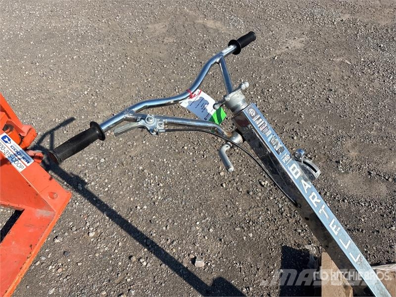 Bartell B436-1 Power Trowel (Inoperable) Gladilice za beton - hellikopteri