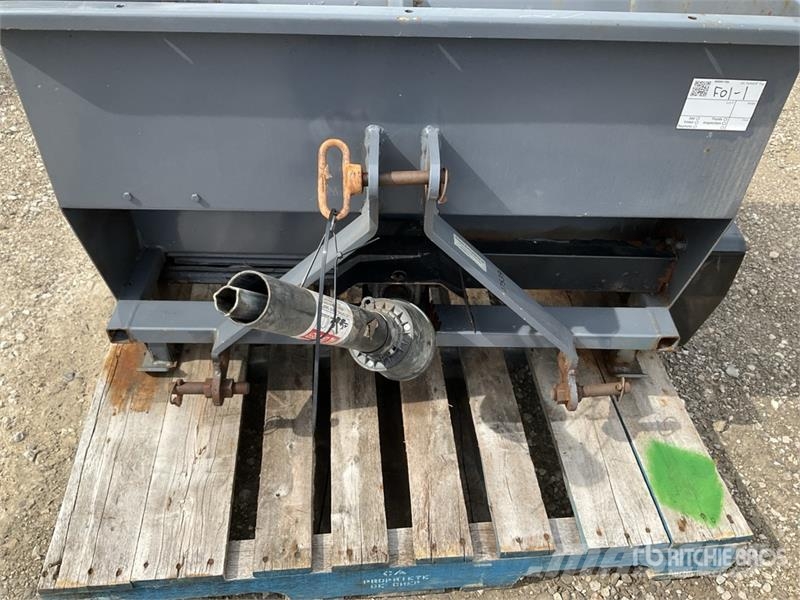 Bauman 1140P Salt Spreader - Fits Tractor Sableuse et saleuse