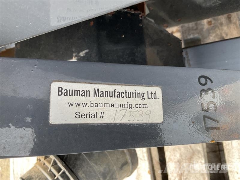 Bauman 1140P Salt Spreader - Fits Tractor Sableuse et saleuse