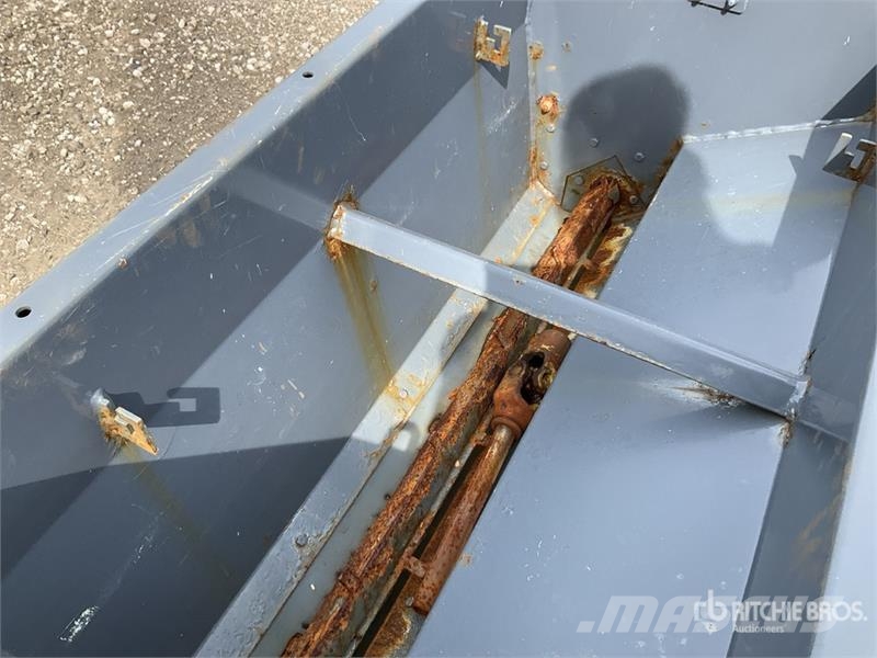 Bauman 640P Salt Spreader - Fits Tractor Sableuse et saleuse