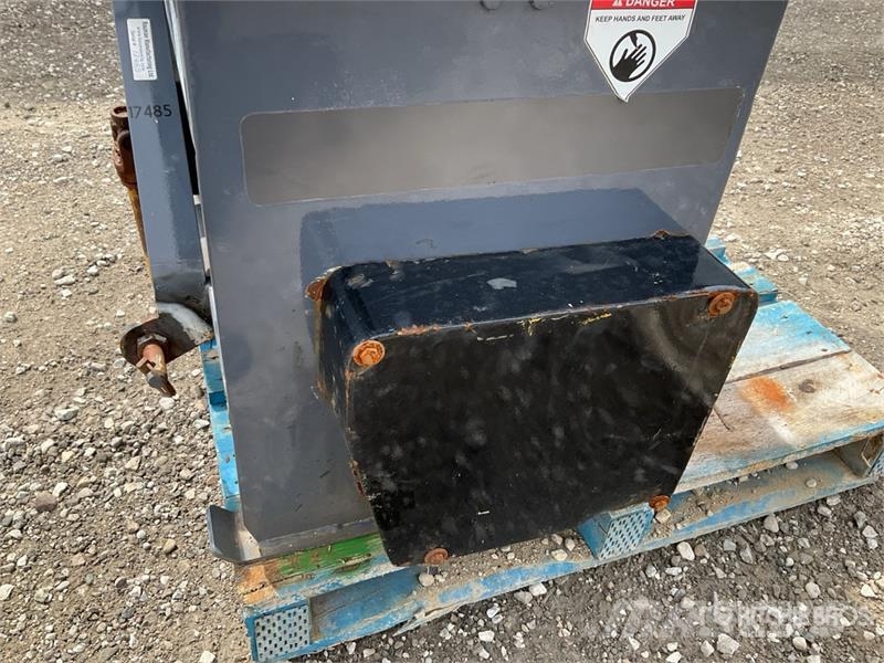 Bauman 640P Salt Spreader - Fits Tractor Sableuse et saleuse