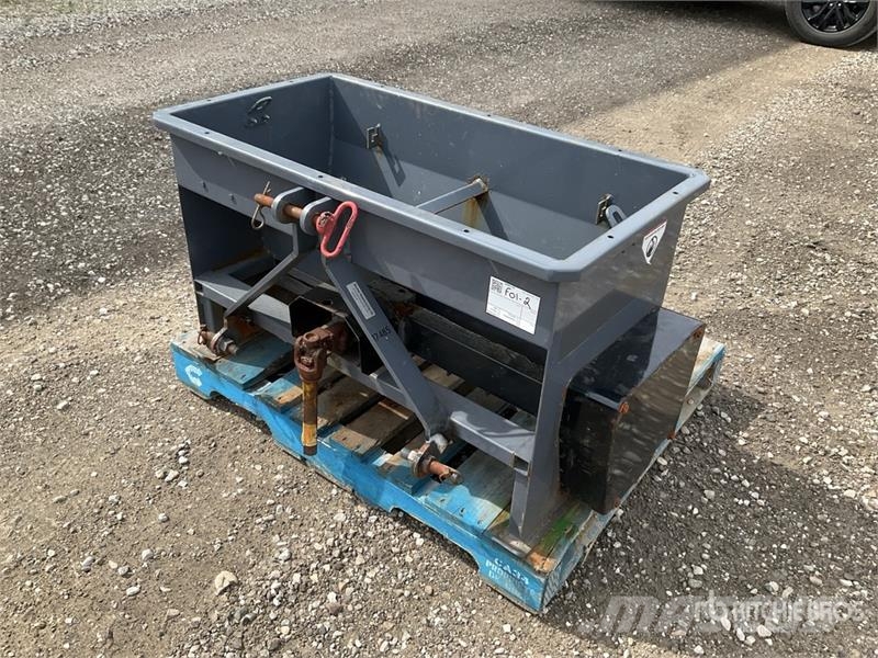 Bauman 640P Salt Spreader - Fits Tractor Sableuse et saleuse