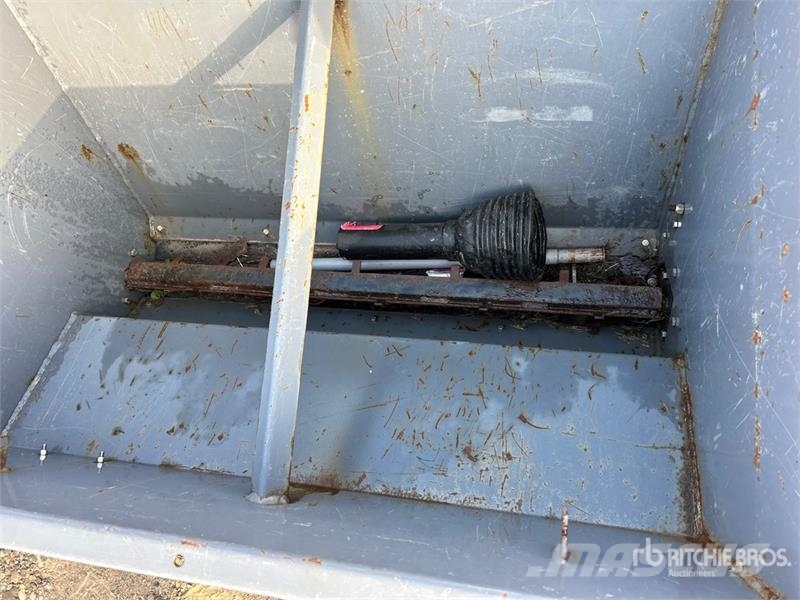  Bauman Salt Spreader Zand- en zoutstrooimachines