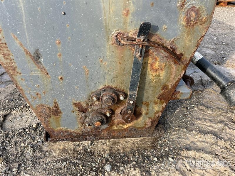  Bauman Salt Spreader Zand- en zoutstrooimachines