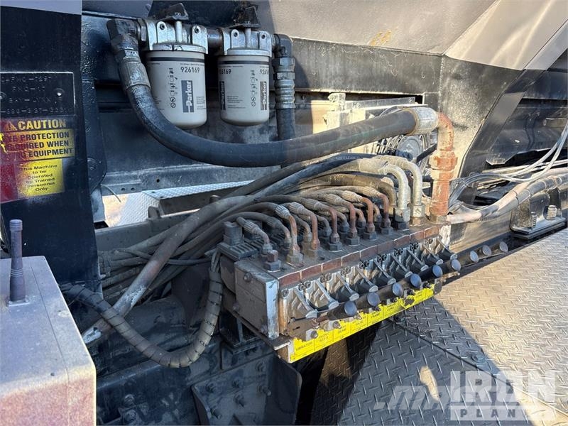 Bay-Lynx Multi Cat on Phoenix 12x4 Stone Spreader 加气混凝土生产设备/制砖机