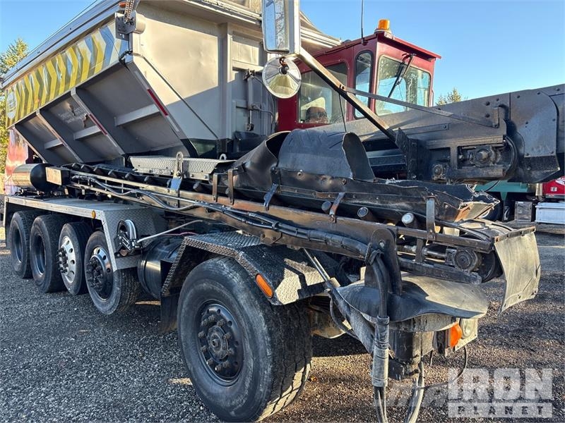 Bay-Lynx Multi Cat on Phoenix 12x4 Stone Spreader 加气混凝土生产设备/制砖机