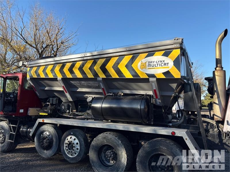 Bay-Lynx Multi Cat on Phoenix 12x4 Stone Spreader 加气混凝土生产设备/制砖机
