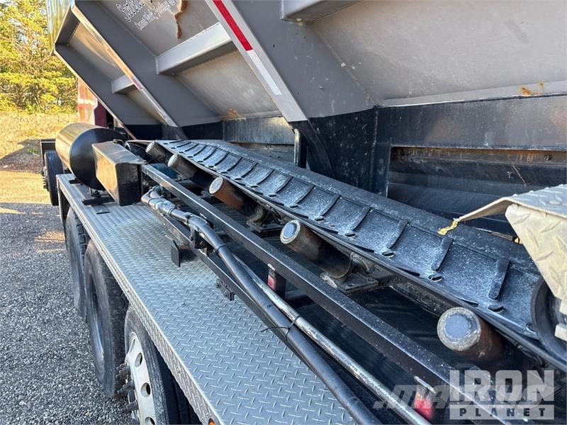 Bay-Lynx Multi Cat on Phoenix 12x4 Stone Spreader 加气混凝土生产设备/制砖机