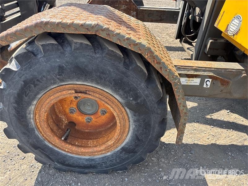 Benco TT-125 2500 lb Truck Mounted Forklift رافعات شوكية مثبتة على شاحنات
