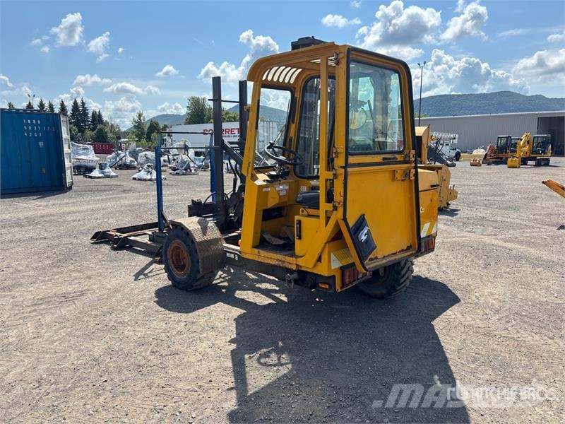 Benco TT-125 2500 lb Truck Mounted Forklift رافعات شوكية مثبتة على شاحنات