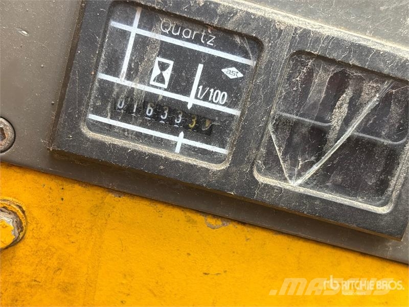 Benco TT-125 2500 lb Truck Mounted Forklift رافعات شوكية مثبتة على شاحنات
