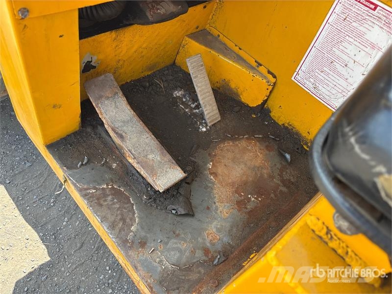 Benco TT-125 2500 lb Truck Mounted Forklift رافعات شوكية مثبتة على شاحنات