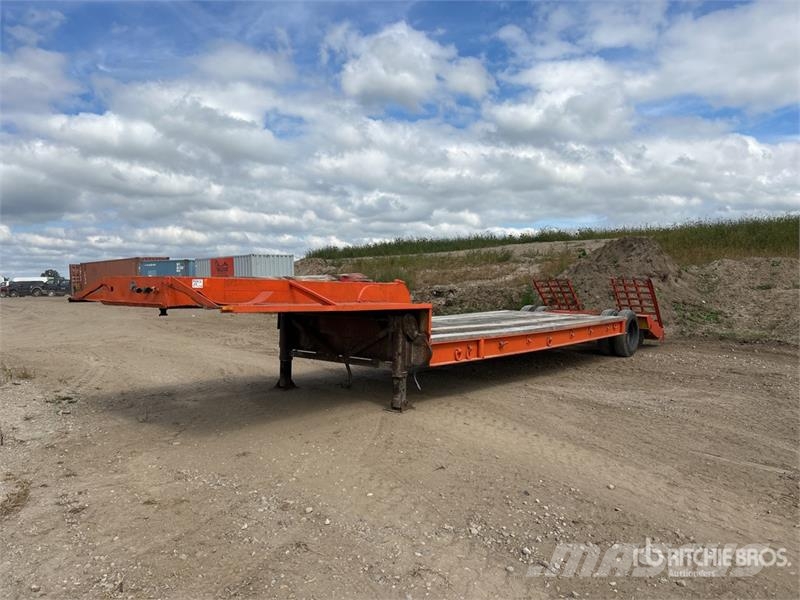  Bett BBT S/A Lowboy Trailer Низкорамные прицепы