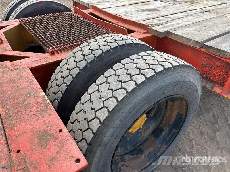  Bett BBT S/A Lowboy Trailer Низкорамные прицепы