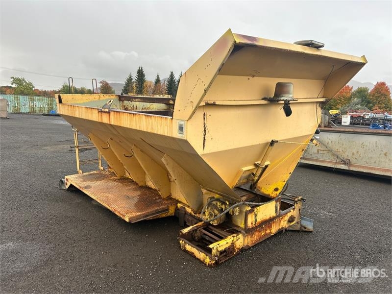 Bibeau 12 ft Spreader Box - Fits Truck Muud põllumajandusmasinad