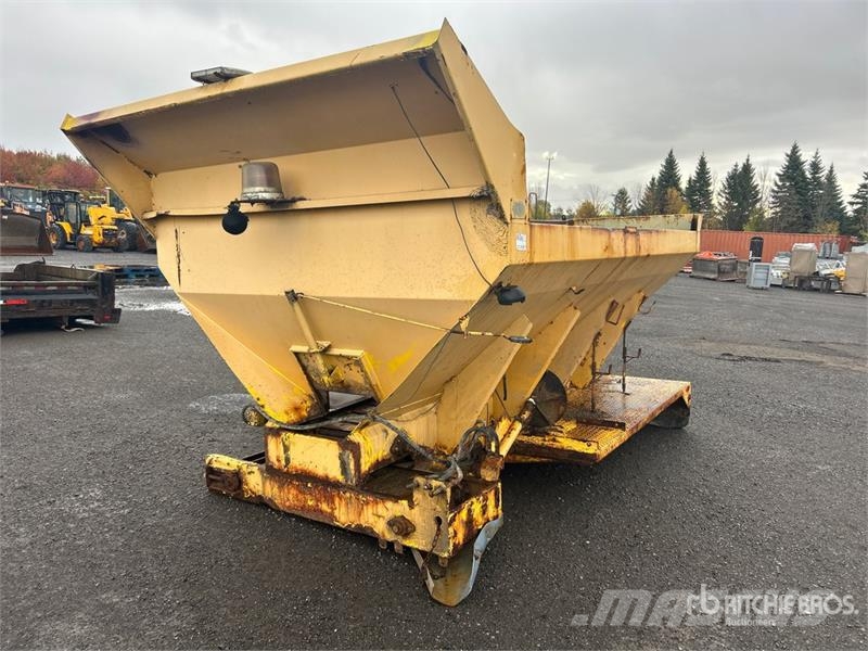Bibeau 12 ft Spreader Box - Fits Truck Muud põllumajandusmasinad