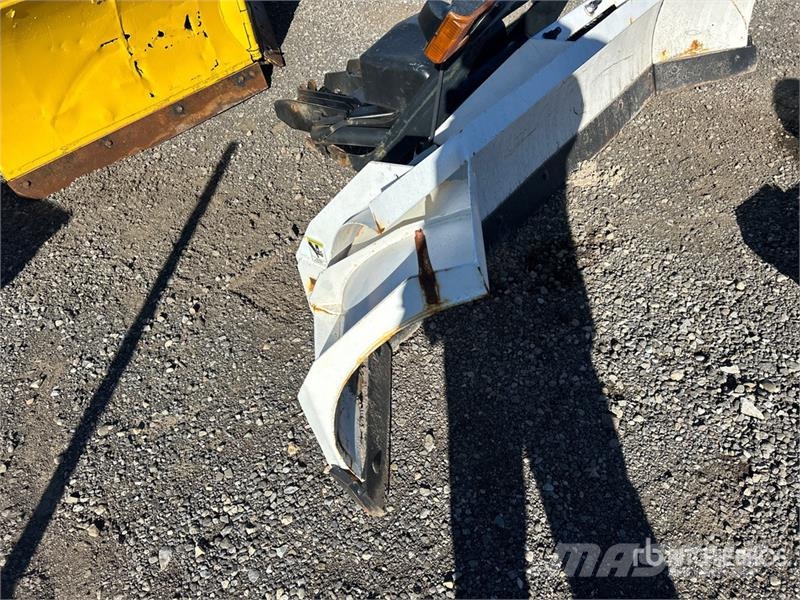 Blizzard 8 ft 2 Way Snow Plow - Fits Truck Schneeschilde und -pflüge