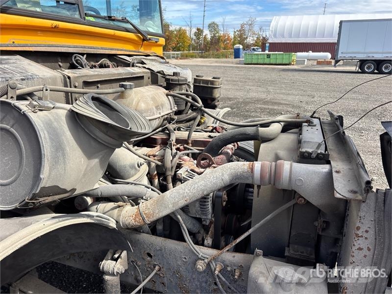 Blue Bird Vision 4x2 72-Seat School Bus Мікроавтобуси