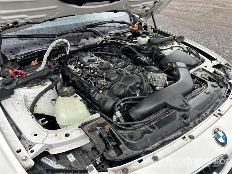 BMW 328i Automobile (Inoperable) Auto