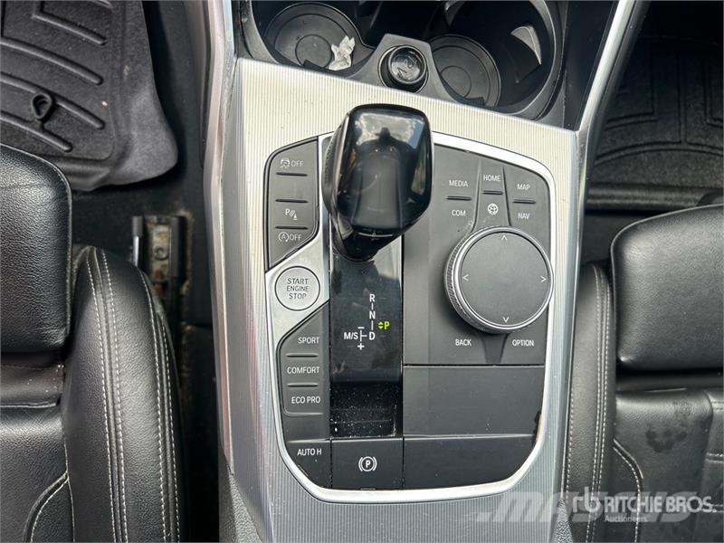 BMW 330i AWD Automobile Cars