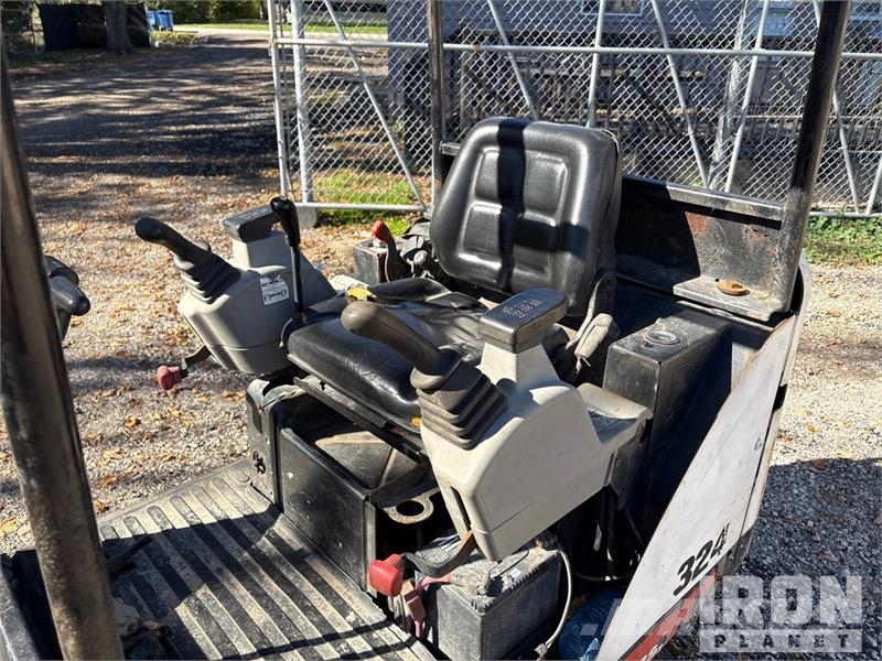 Bobcat 324 حفارات صغيرة أقل من 7 طن (حفارات صغيرة)