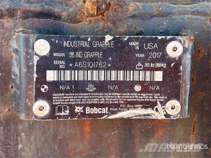 Bobcat 36 IND GRAPPLE 36 in General Purpose Skid Steer Gr خطاطيف