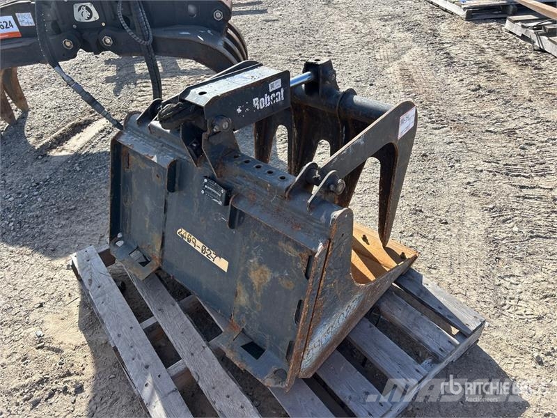Bobcat 36 IND GRAPPLE 36 in General Purpose Skid Steer Gr خطاطيف