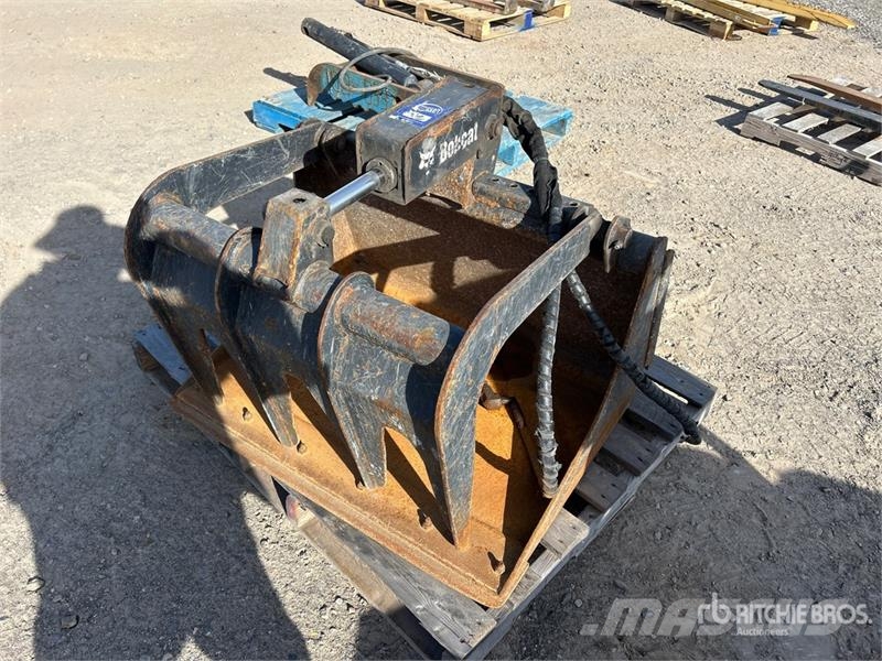 Bobcat 36 IND GRAPPLE 36 in General Purpose Skid Steer Gr خطاطيف