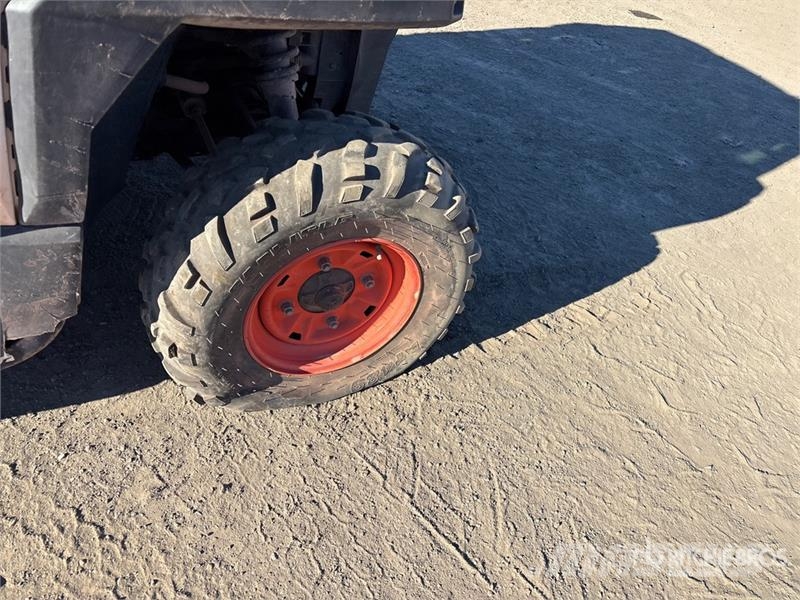 Bobcat 3600 4x4 Side By Side (Inoperable) Samochody osobowe
