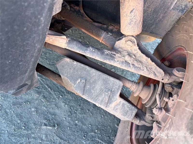 Bobcat 3600 4x4 Side By Side (Inoperable) Samochody osobowe