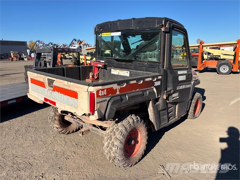 Bobcat 3600 4x4 Side By Side (Inoperable) Samochody osobowe