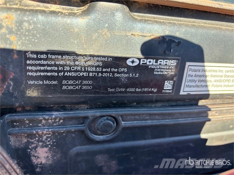 Bobcat 3600 4x4 Side By Side (Inoperable) Samochody osobowe