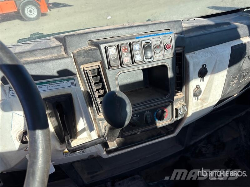 Bobcat 3600 4x4 Side By Side (Inoperable) Samochody osobowe