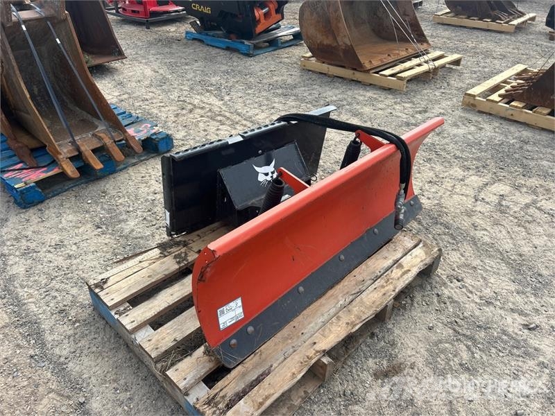Bobcat 53 in Skid Steer Snow Blade Hóeltakarítók