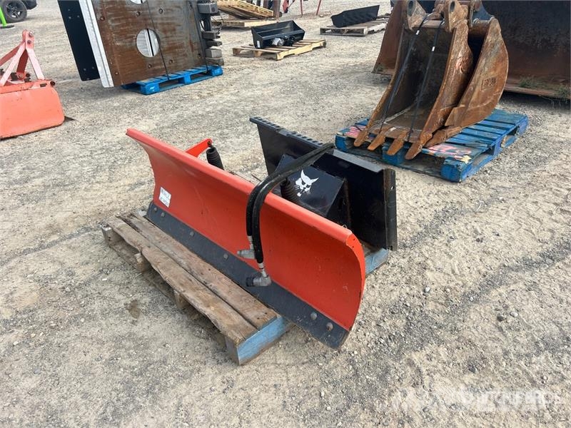 Bobcat 53 in Skid Steer Snow Blade Hóeltakarítók