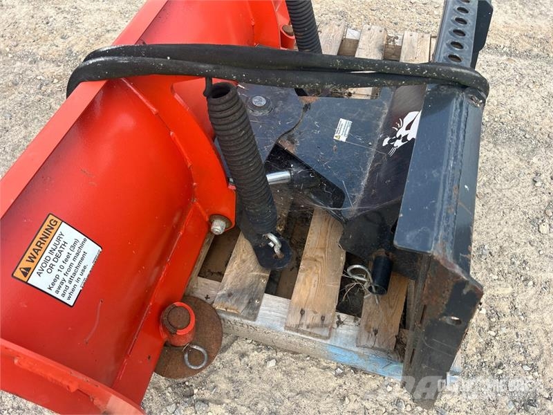 Bobcat 53 in Skid Steer Snow Blade Hóeltakarítók